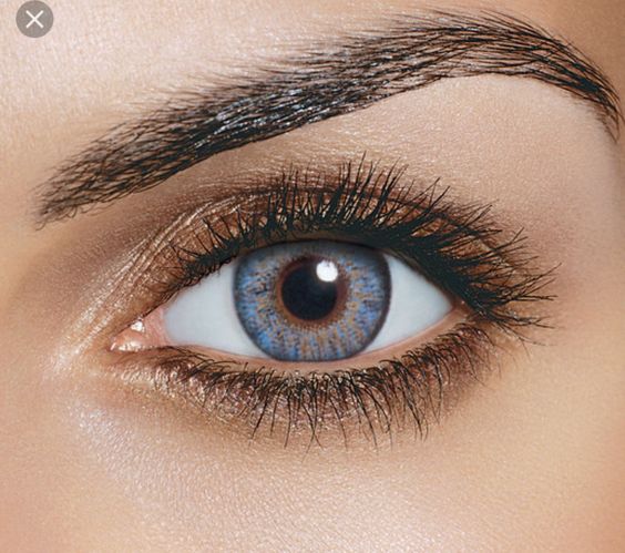 Dusting of Metallic Chocolate Makeup Blue Eyes