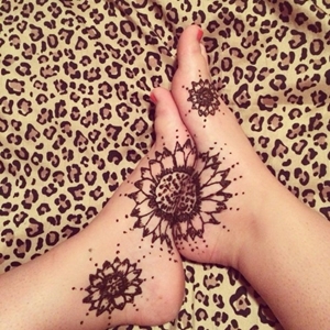 henna flower