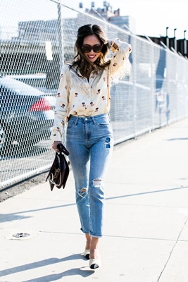 jeans ans sneakers outfit
