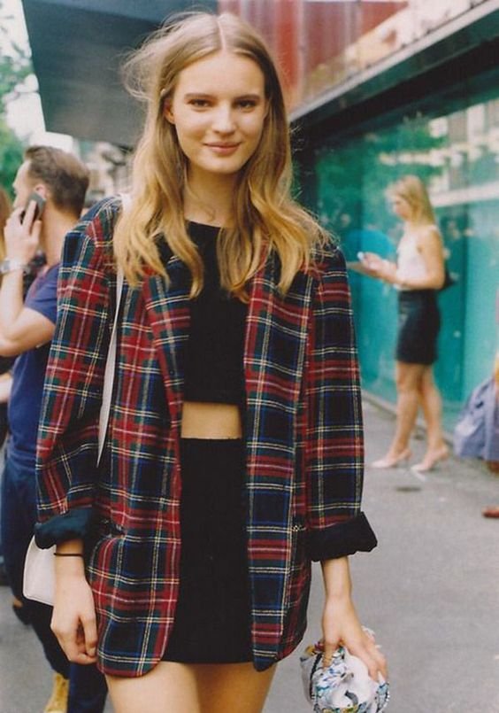 35 Cute 90s Outfits That Made A Huge Comeback!