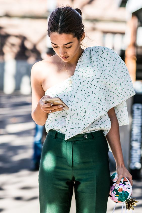 35 Stunning Green Pants Outfits Ideas