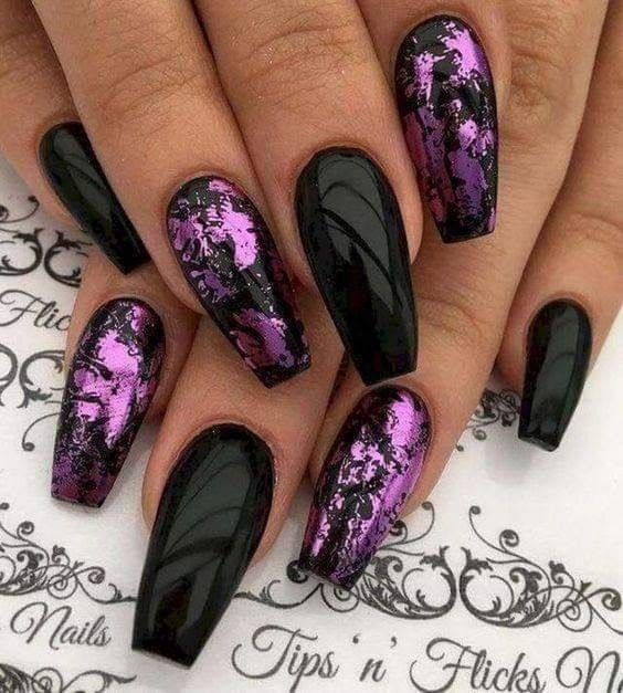 Purple Nail Designs – Gothic Crackle Design