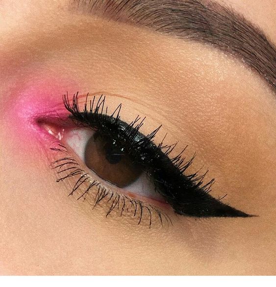 Pink Eye Make Up – Bubblegum Pink Inner Eye