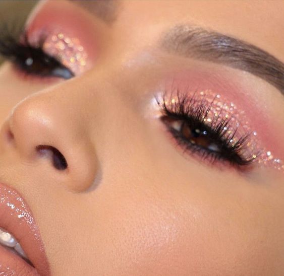 Pink Eye Make Up Looks – Blush Pink Glitter