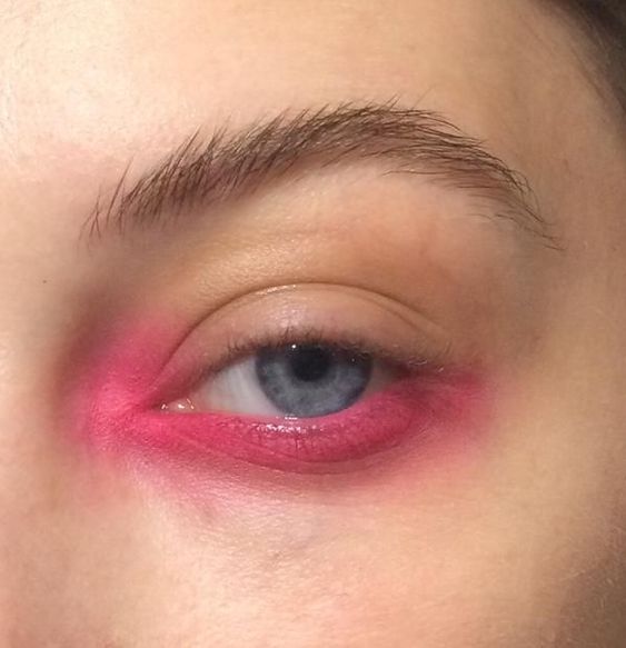 Pink Eye Make Up Looks – Contemporary Hot Pink Under Eye