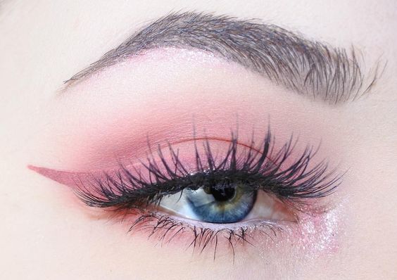 Pink Eye Make Up Looks – Dusky Rose Eyeliner