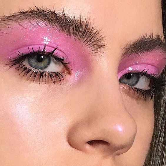 Pink Eye Make Up Looks – Glossy Bubblegum Pink and Boy Beow