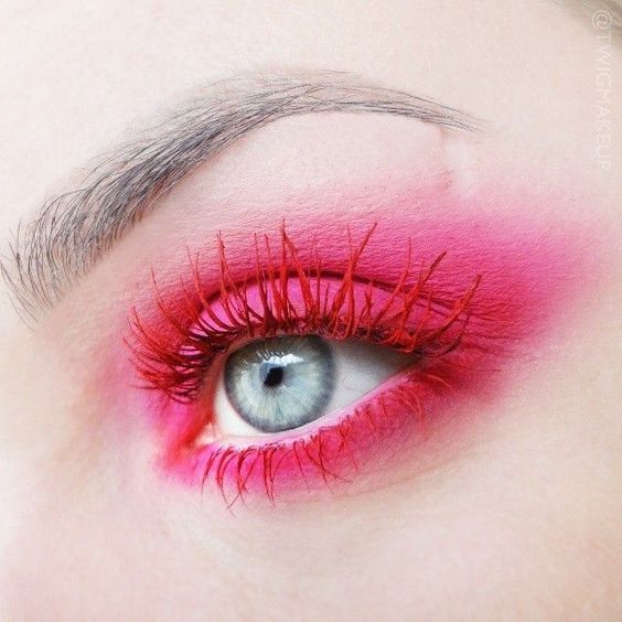 Pink Eye Make Up Looks – Hot Pink Eye and Lashes