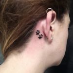 paws-behind-the-ear-tattoo