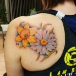 shoulder-daisy-flower-tattoo