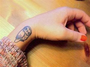simple-wrist-owl-tattoo
